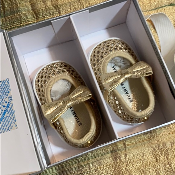 Stuart Weitzman Baby Layla Gold Shoes - Picture 2 of 6